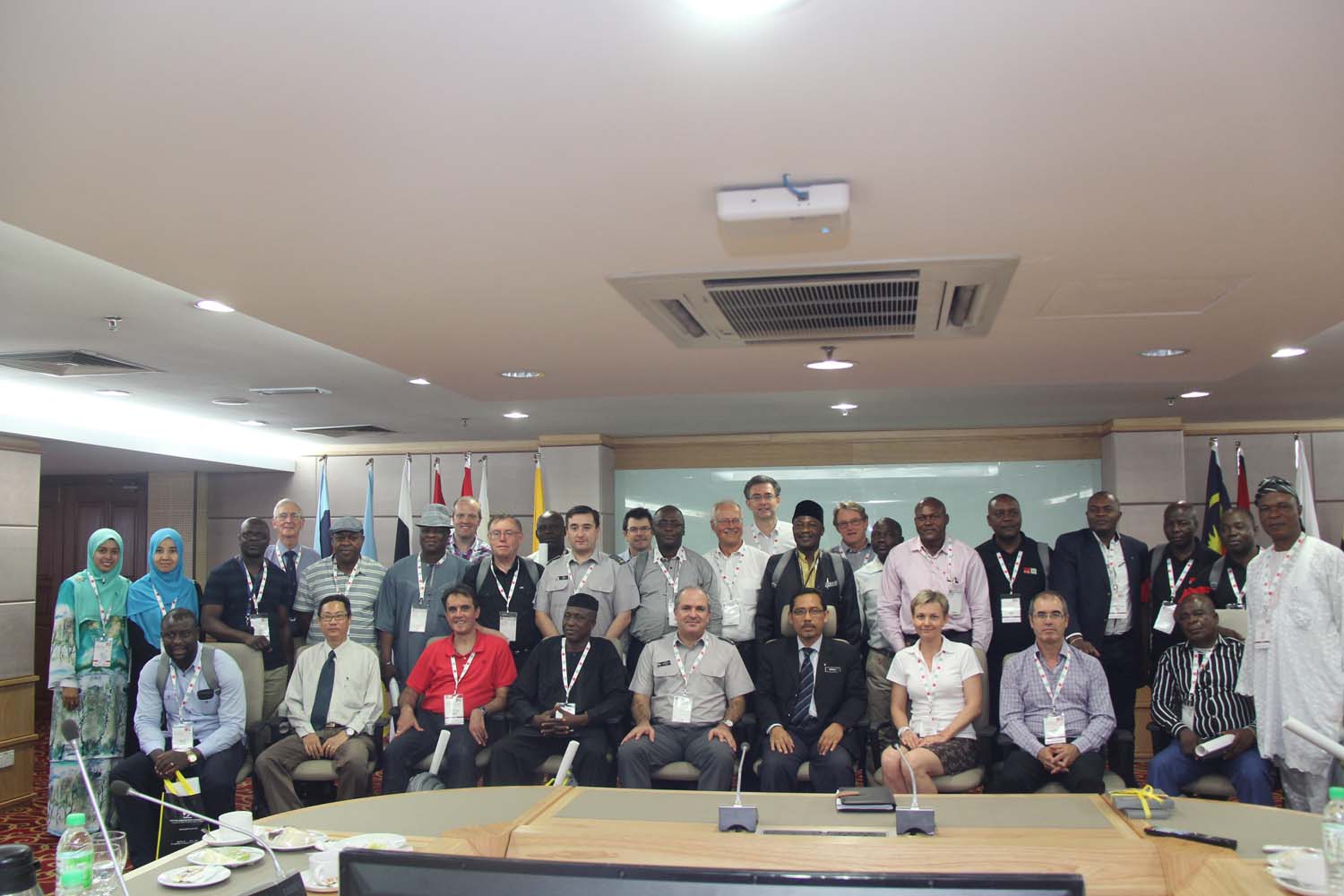 PERSONAL DEL IGM EXPONE EN EL XXV CONGRESO INTERNACIONAL DE LA FIG